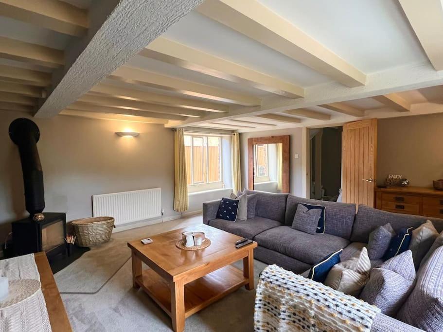 Countryside Converted Barn With Hot Tub 뉴턴애벗 외부 사진