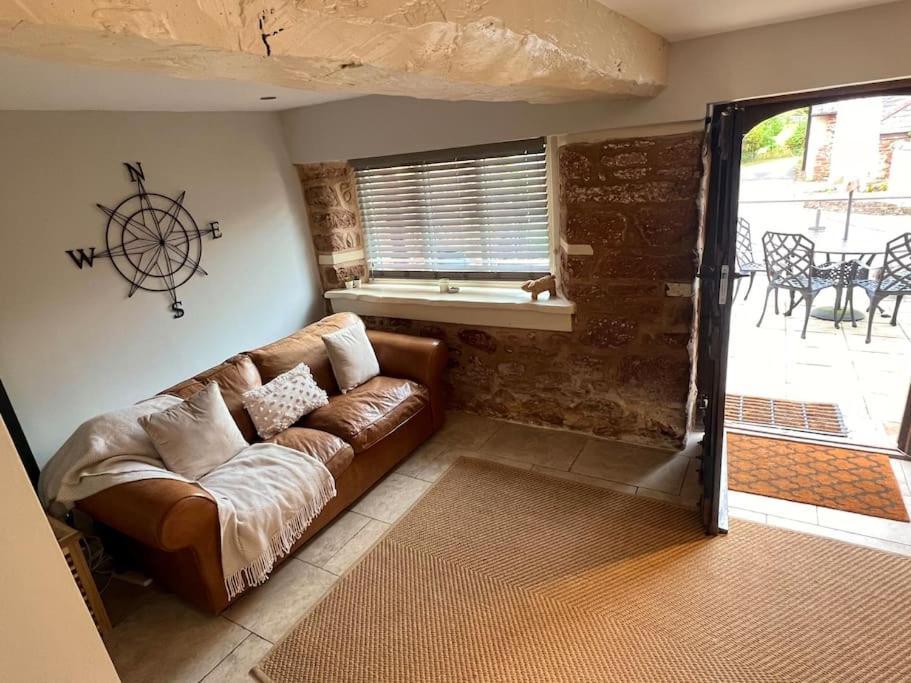 Countryside Converted Barn With Hot Tub 뉴턴애벗 외부 사진