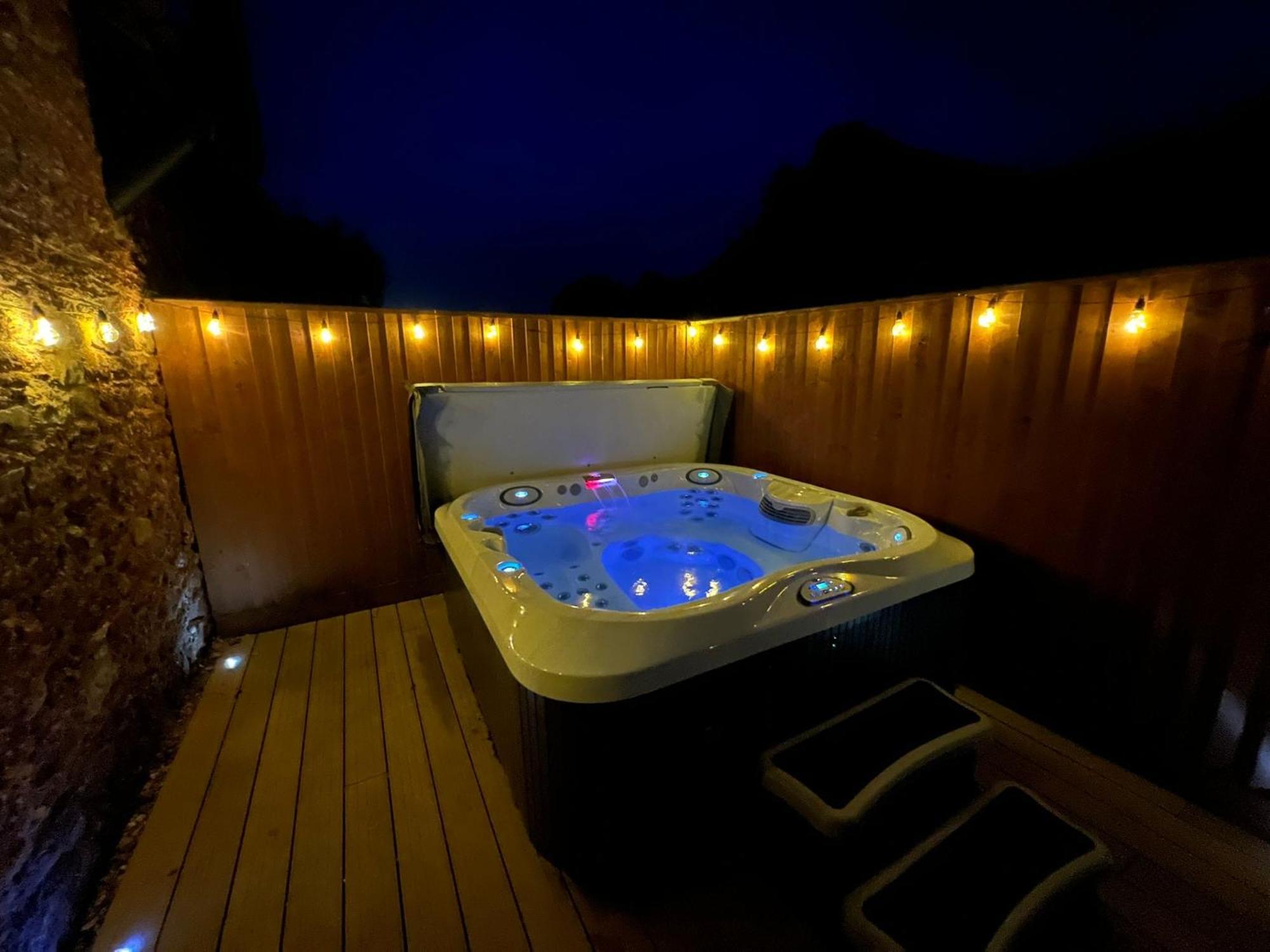 Countryside Converted Barn With Hot Tub 뉴턴애벗 외부 사진